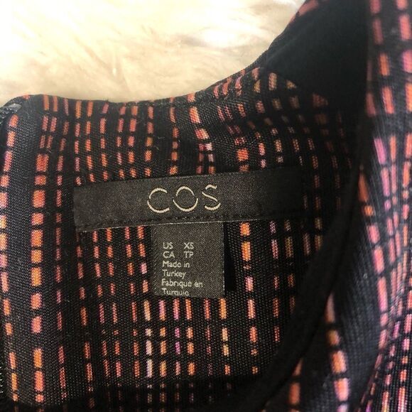 COS Crosshatch Print High-low Split Back Top sz XS - Picture 3 of 9